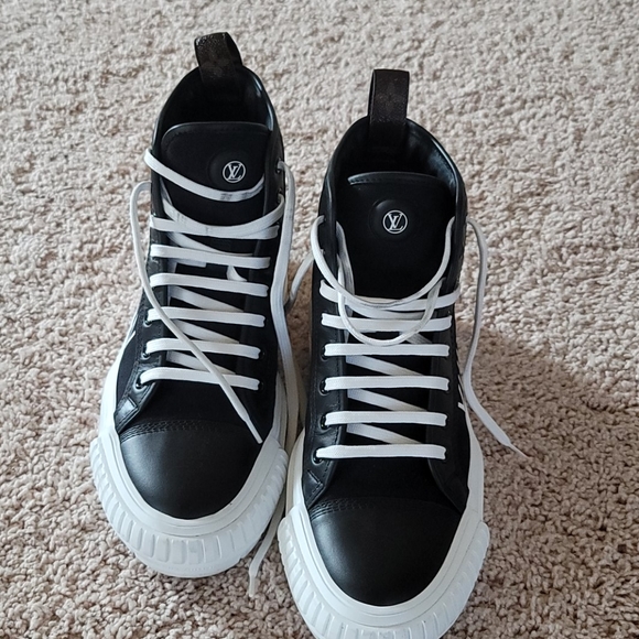 Louis Vuitton Sneakers size 40 - Picture 5 of 6